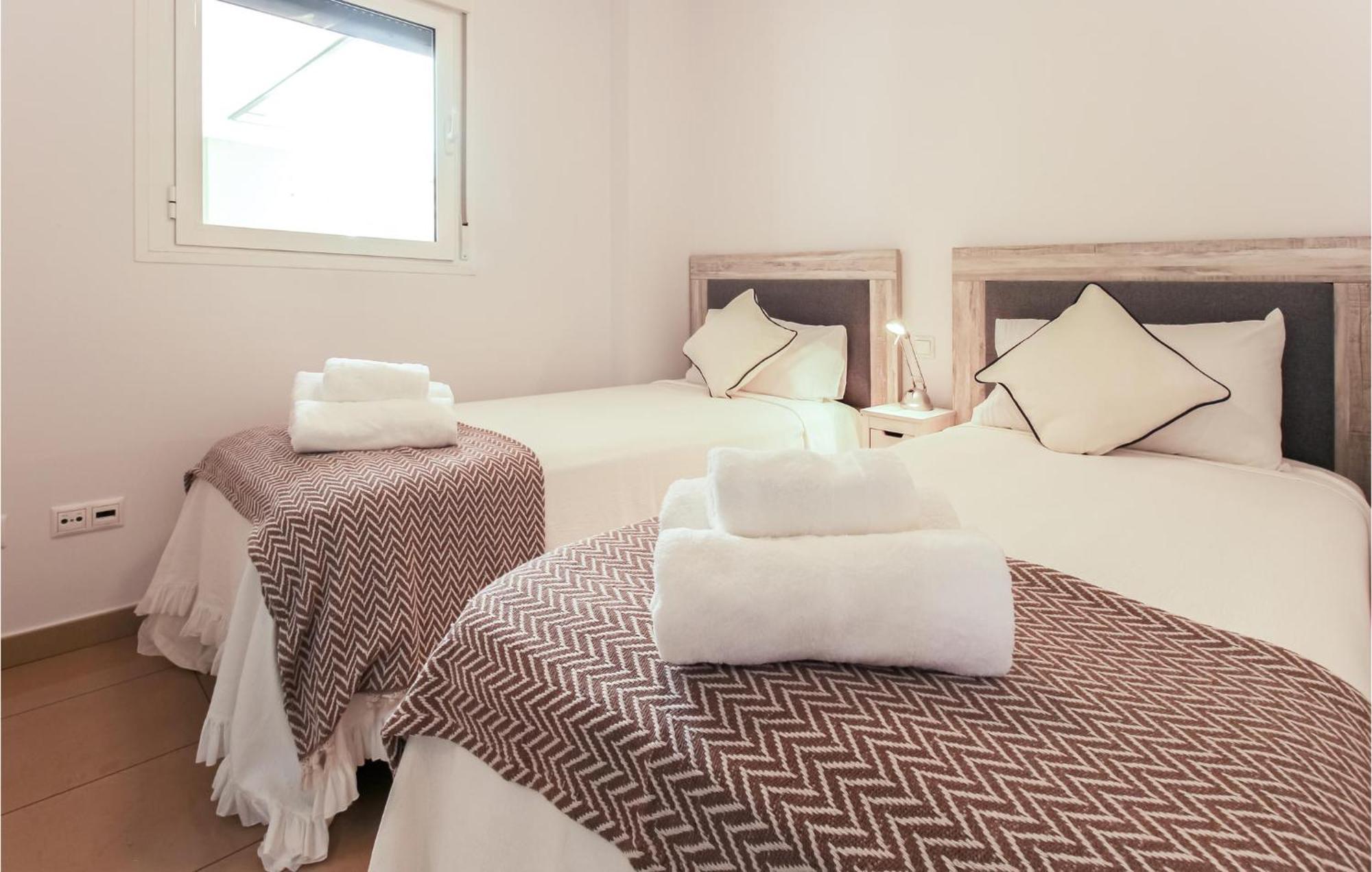 Awesome Apartment In Orihuela With Kitchen Playa Flamenca Luaran gambar